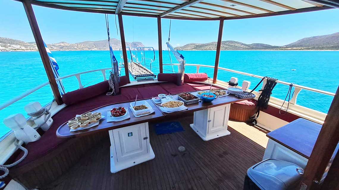 Meal served on the boat during the cruise